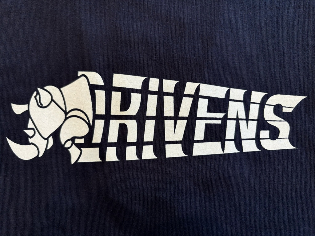 【受注生産】2024-25シーズン『DRIVENS』Tシャツ(ネイビー)※11月上旬以降にお届け予定
