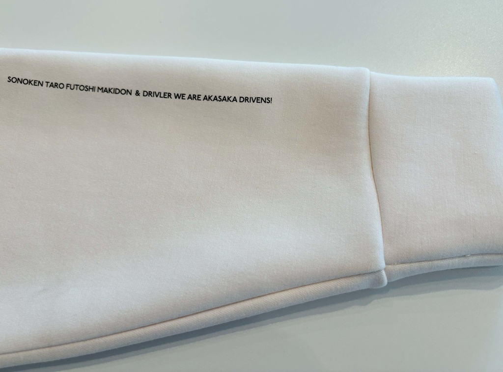 【数量限定】DRIVENS オリジナルダンボールニットトレーナー<白>(BLACK CAB仕様)