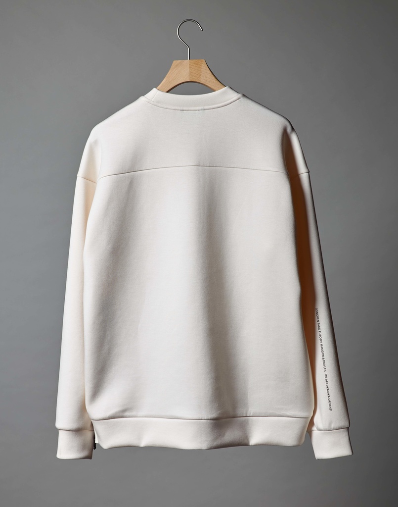 【数量限定】DRIVENS オリジナルダンボールニットトレーナー<白>(BLACK CAB仕様)