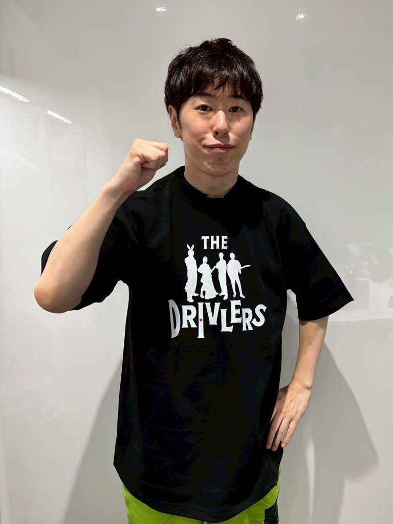 【受注生産】2025-26シーズン『THE DRIVLERS』BIGシルエットTシャツ(黒)※11月下旬以降にお届け予定