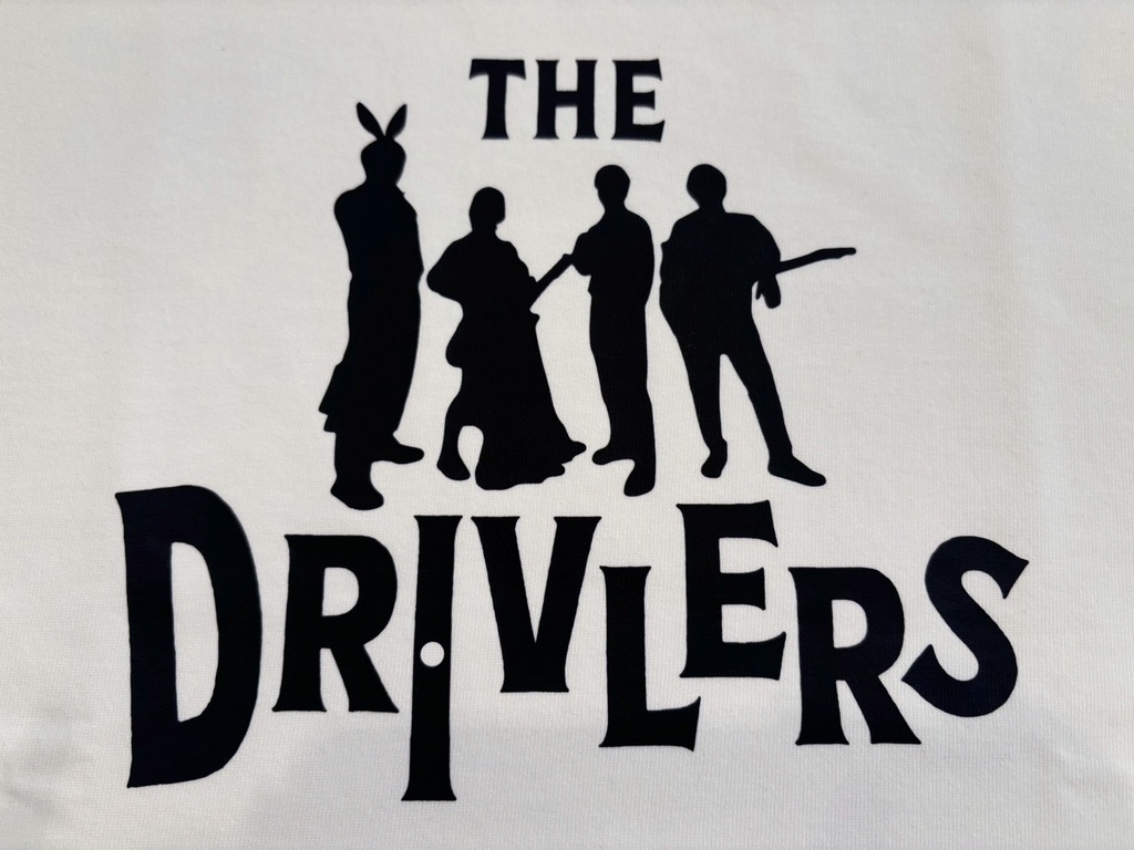 【受注生産】2025-26シーズン『THE DRIVLERS』BIGシルエットTシャツ(白)※11月下旬以降にお届け予定