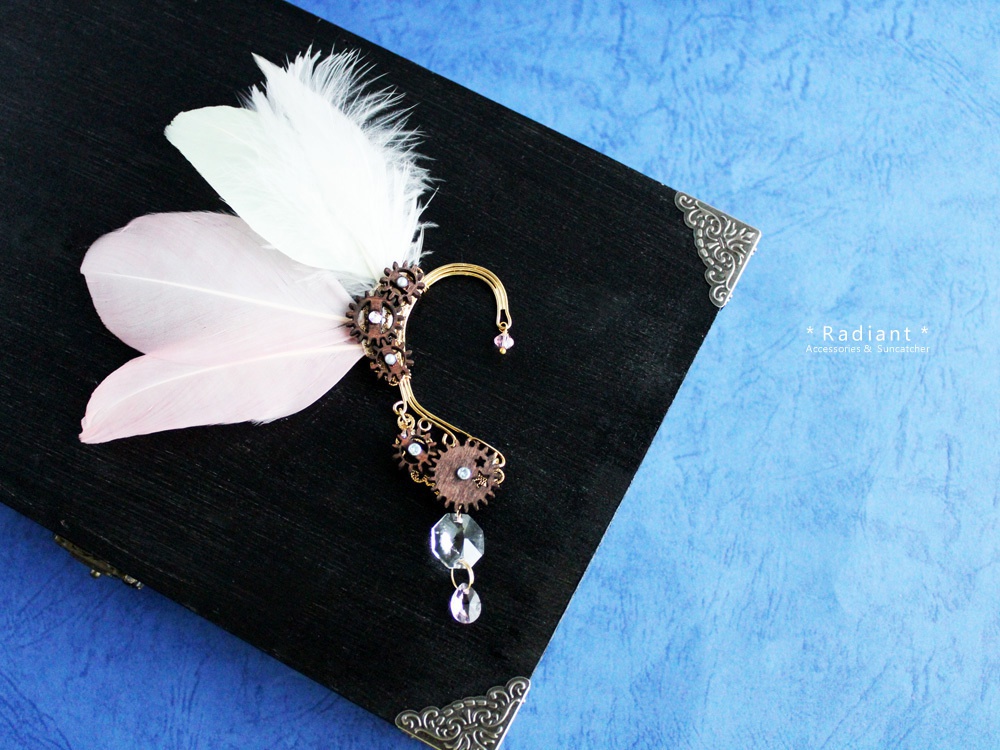 廻る歯車~スチームパンク~刻の翼イヤーフック ☆ Swarovski crystal使用  Radiantスチームパンク