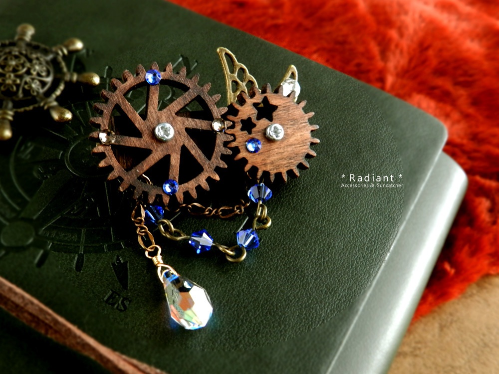 廻る歯車~スチームパンク~星廻のブローチ(全5色)Swarovski crystal使用 Radiantスチームパンク