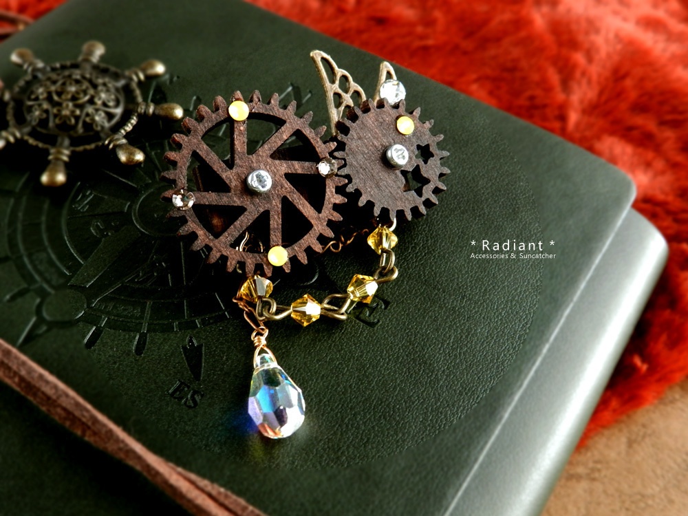 廻る歯車~スチームパンク~星廻のブローチ(全5色)Swarovski crystal使用 Radiantスチームパンク