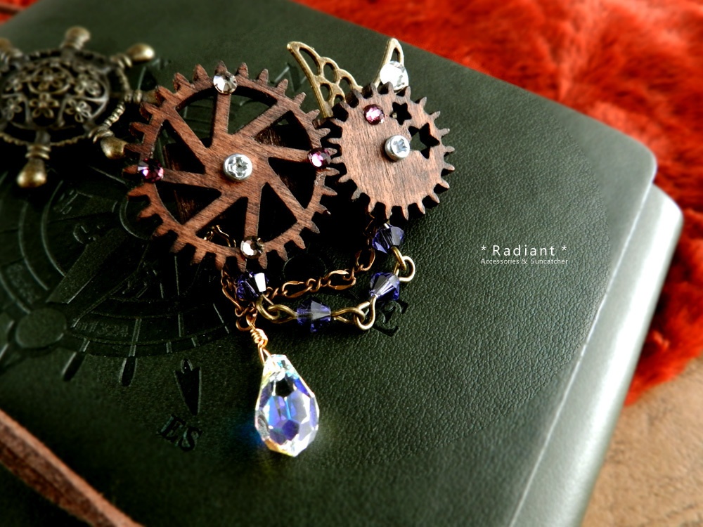 廻る歯車~スチームパンク~星廻のブローチ(全5色)Swarovski crystal使用 Radiantスチームパンク