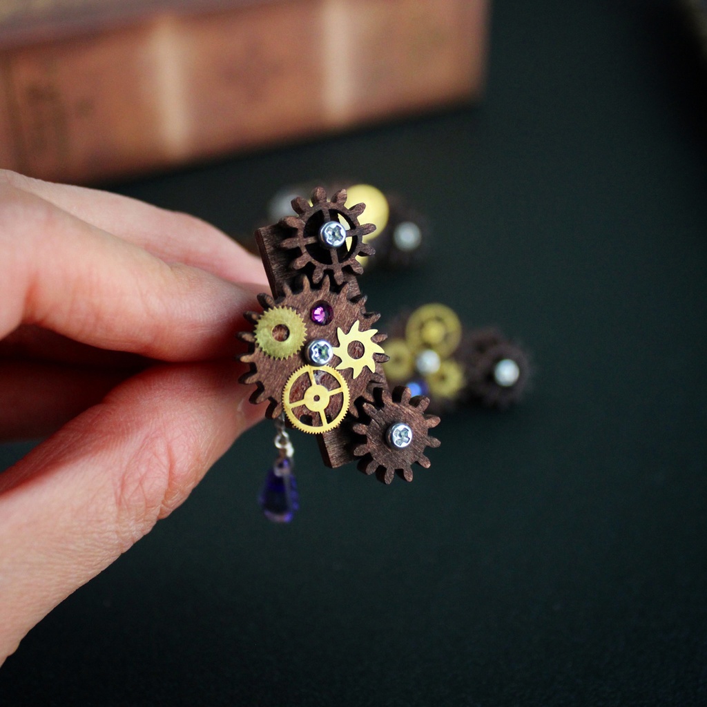 廻る歯車~スチームパンク~輪転の木製イヤーカフ(全18種)Swarovski crystal使用  Radiantスチームパンク