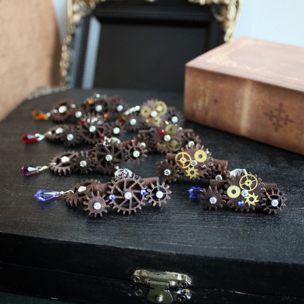 廻る歯車~スチームパンク~輪転の木製イヤーカフ(全18種)Swarovski crystal使用  Radiantスチームパンク