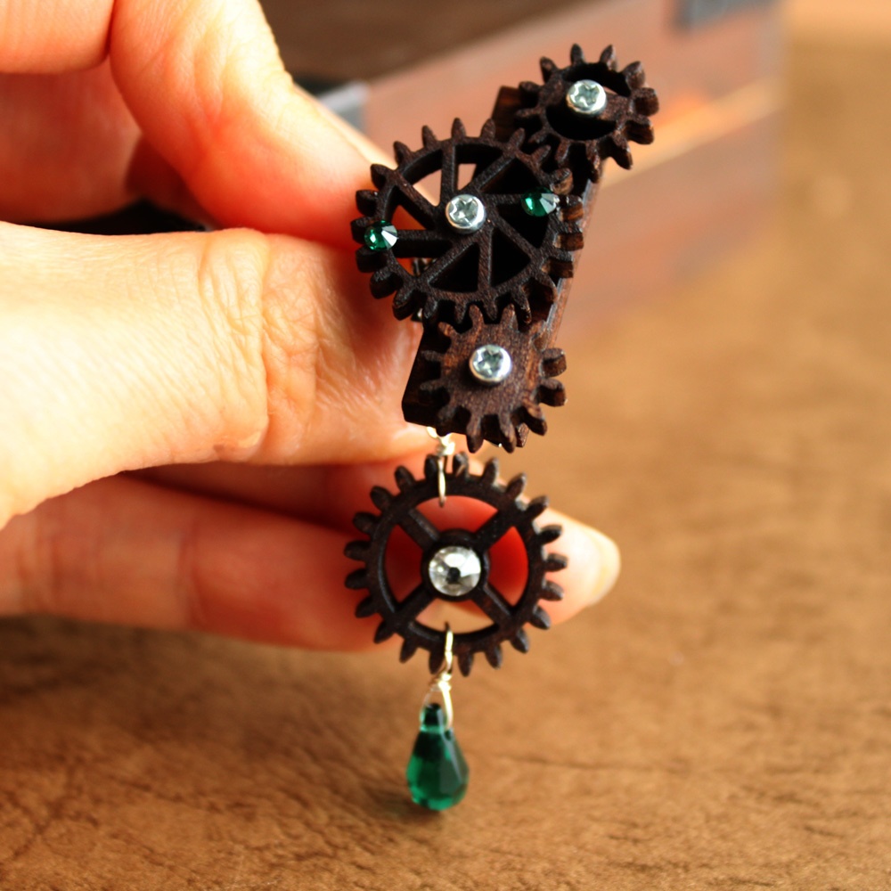 廻る歯車~スチームパンク~輪転の木製イヤーカフ(全18種)Swarovski crystal使用 Radiantスチームパンク