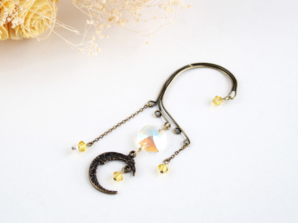 三日月のイヤーフック☆全5色☆金古美(高品質クリスタル使用)