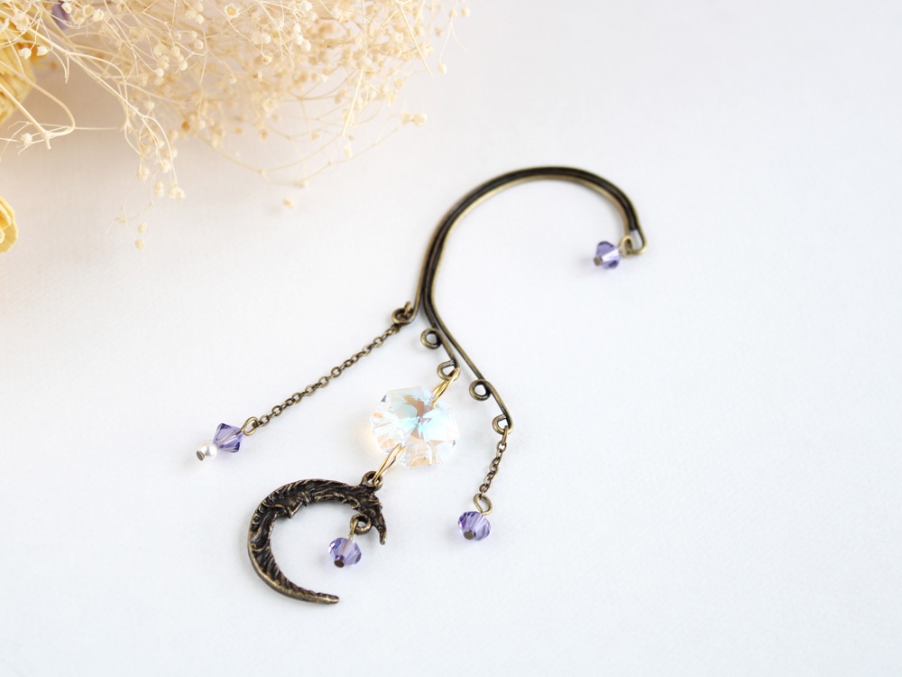 三日月のイヤーフック☆全5色☆金古美(高品質クリスタル使用)