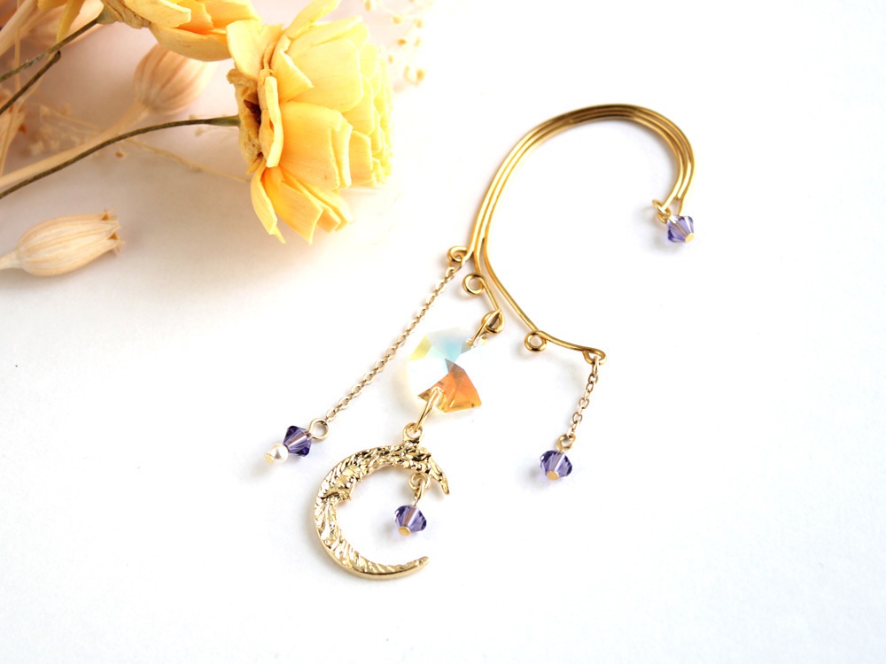 三日月のイヤーフック☆全5色☆ゴールド(高品質クリスタル使用)