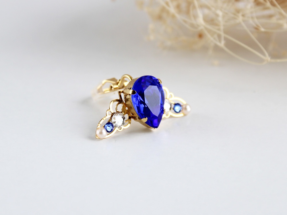 雫のイヤーカフ(全10色)スワロフスキー・クリスタル使用