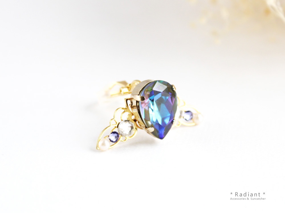 雫のイヤーカフ(全10色)スワロフスキー・クリスタル使用