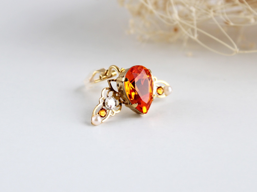 雫のイヤーカフ(全10色)スワロフスキー・クリスタル使用