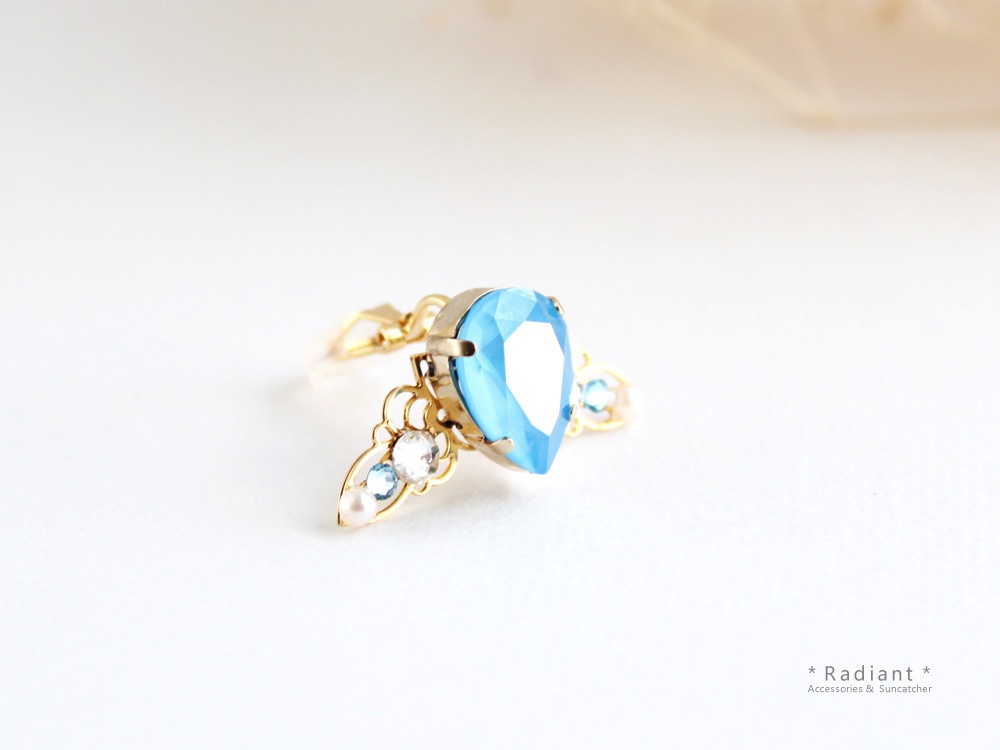 雫のイヤーカフ(全10色)スワロフスキー・クリスタル使用