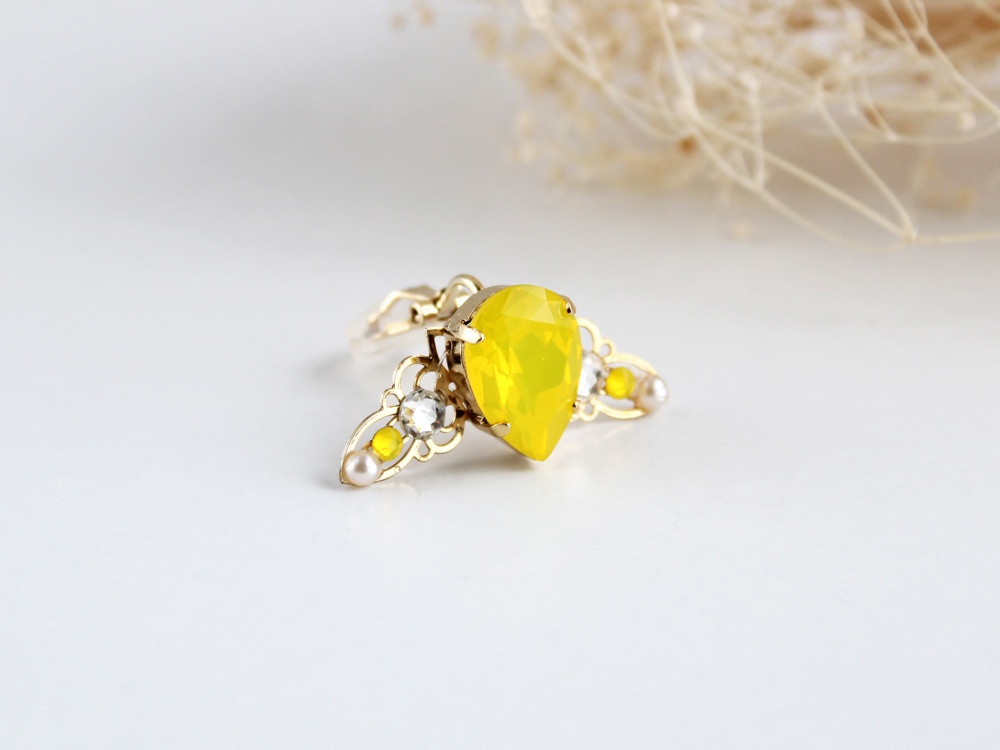 雫のイヤーカフ(全10色)スワロフスキー・クリスタル使用