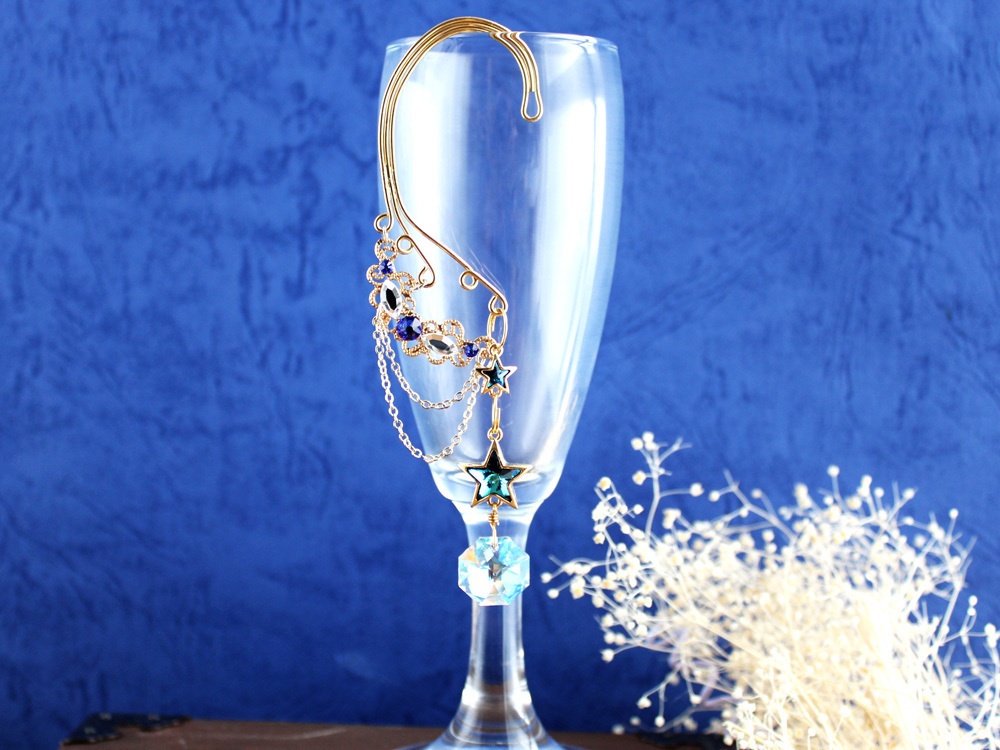 流れ星~shooting star~イヤーフック 金(Swarovski Crystal使用)