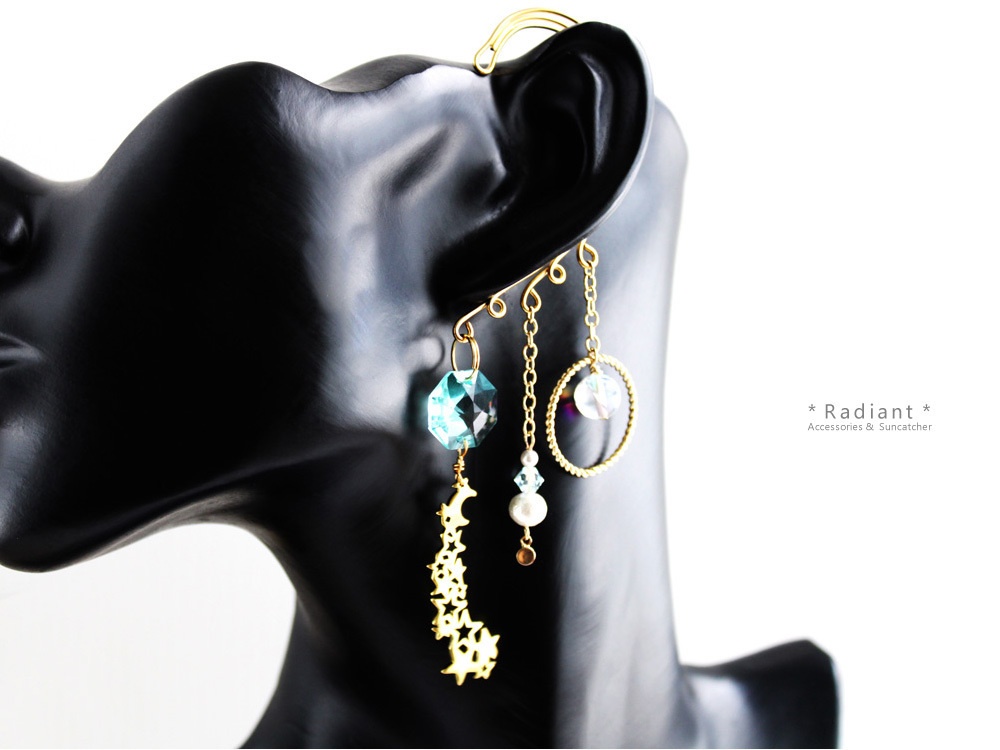 惑星イヤーフック(全8色)★ Swarovski Crystal使用