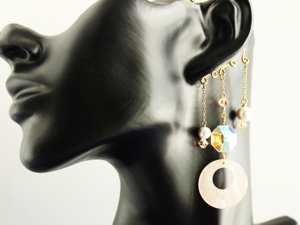 べっ甲風ラウンドパーツとスワロフスキー・クリスタルのイヤーフック(ゴールド全3色)