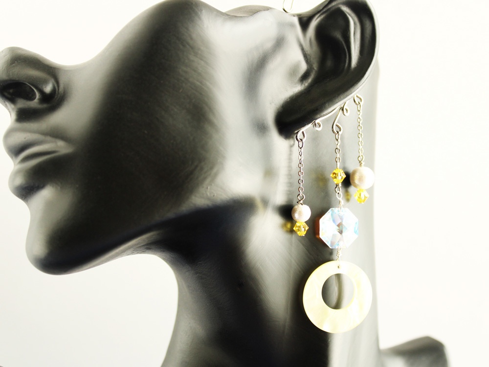 べっ甲風ラウンドパーツとスワロフスキー・クリスタルのイヤーフック(シルバー全3色)