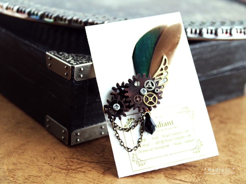 廻る歯車~スチームパンク~廻翼のピンブローチ(全5色)Swarovski crystal使用 Radiantスチームパンク