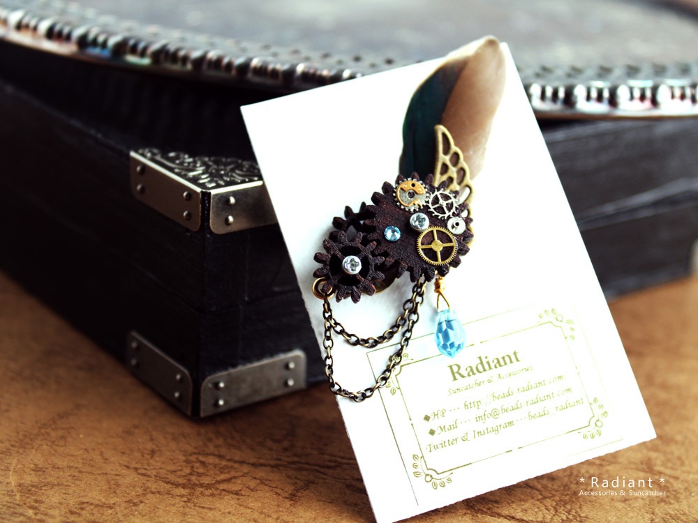 廻る歯車~スチームパンク~廻翼のピンブローチ(全5色)Swarovski crystal使用 Radiantスチームパンク