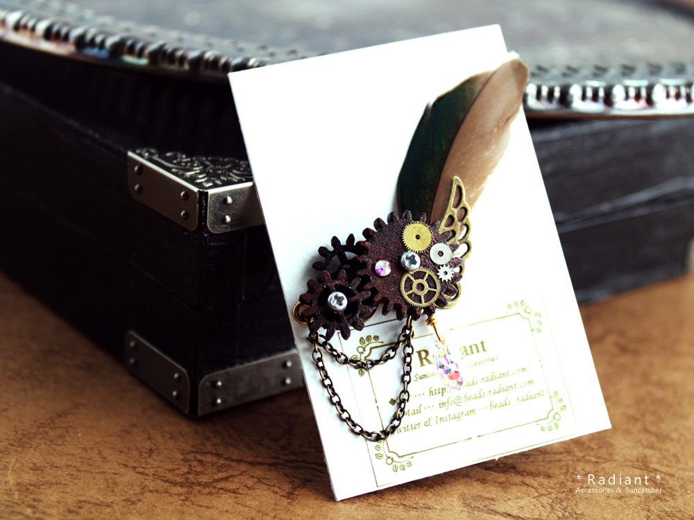 廻る歯車~スチームパンク~廻翼のピンブローチ(全5色)Swarovski crystal使用 Radiantスチームパンク