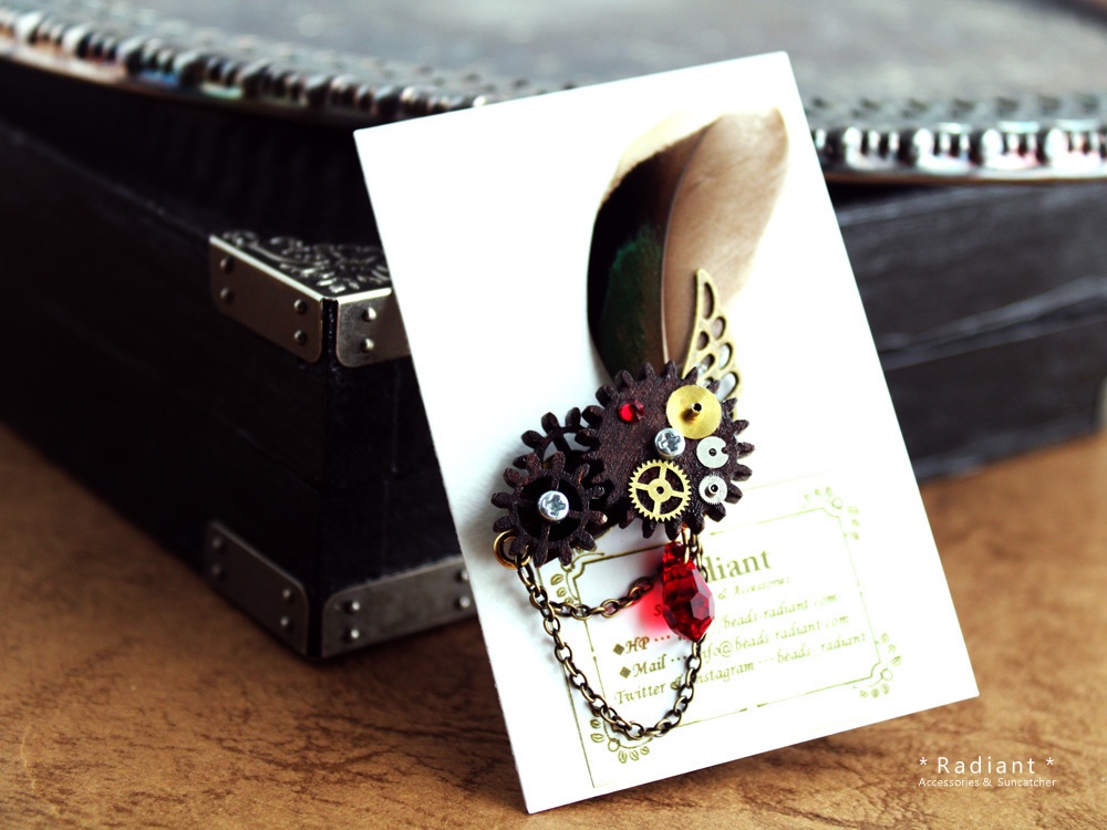 廻る歯車~スチームパンク~廻翼のピンブローチ(全5色)Swarovski crystal使用 Radiantスチームパンク