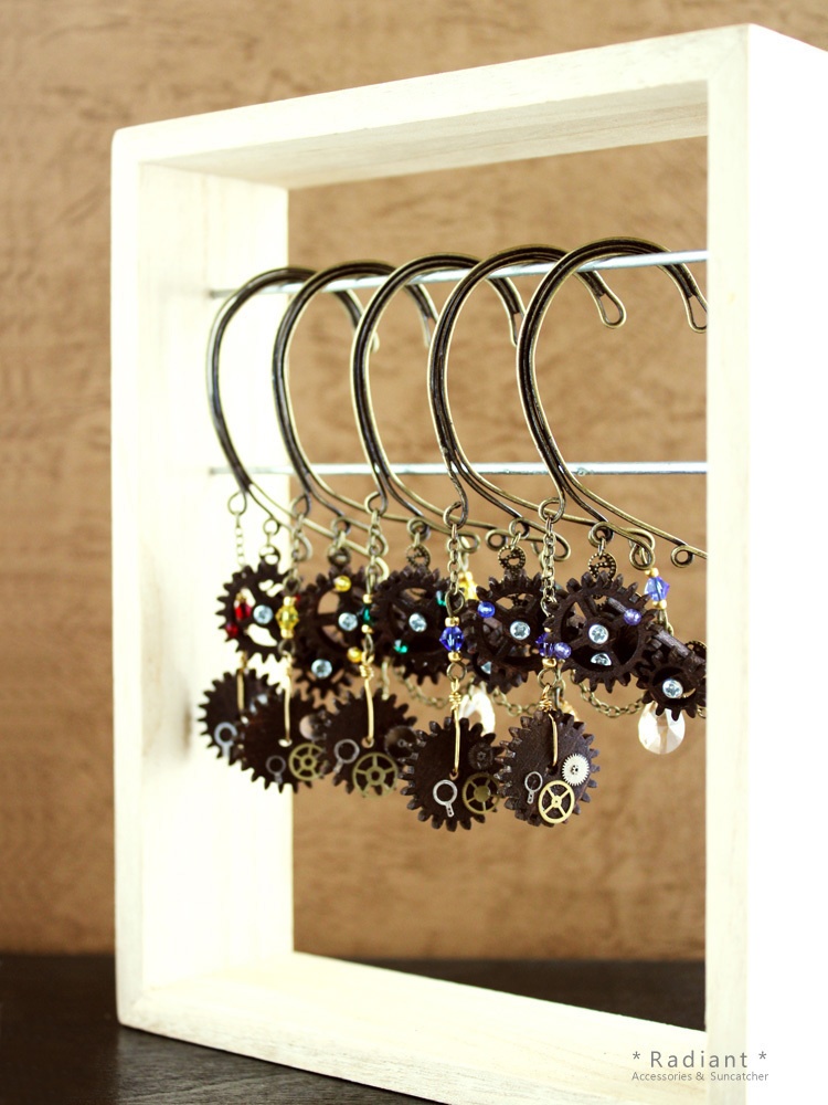 廻る歯車~スチームパンク~輪転のイヤーフック (全9色)Swarovski crystal使用 Radiantスチームパンク