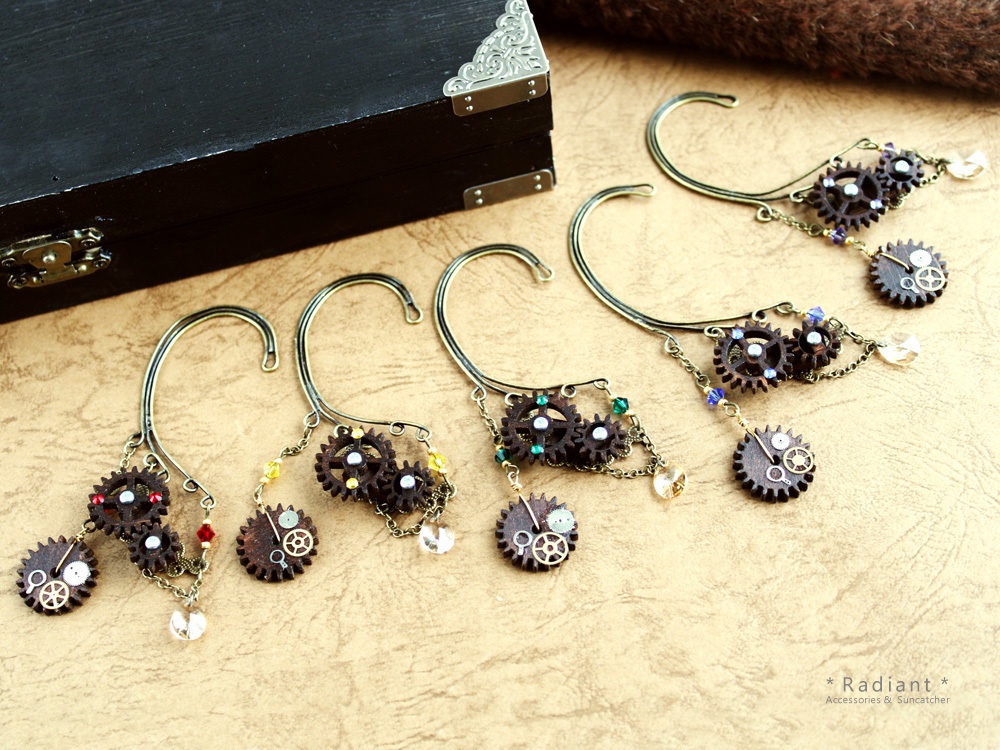 廻る歯車~スチームパンク~輪転のイヤーフック (全9色)Swarovski crystal使用 Radiantスチームパンク