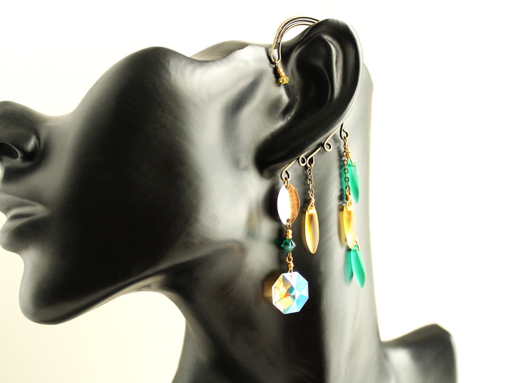 タガービーズとスワロフスキー・クリスタルのイヤーフック(全3色)