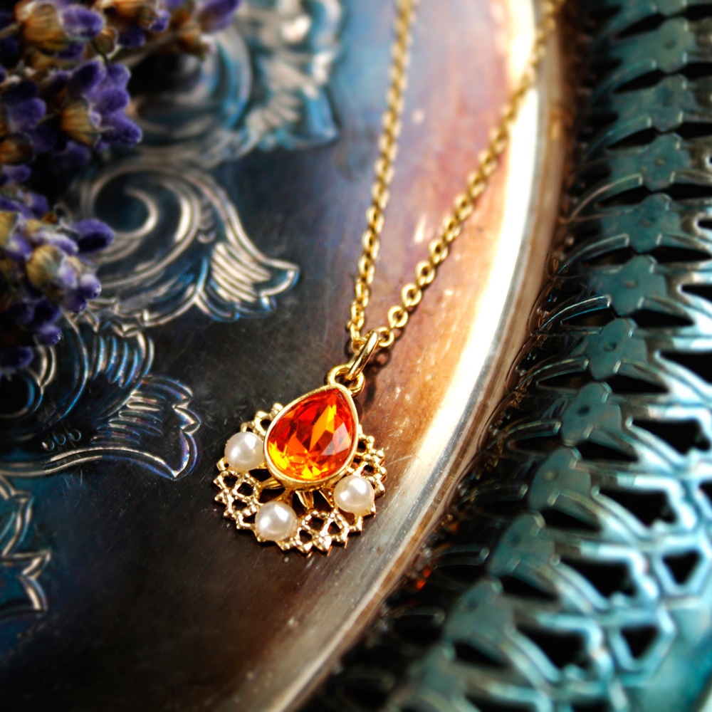 雫のネックレス(全10色)スワロフスキー・クリスタル ⭐︎在庫限り