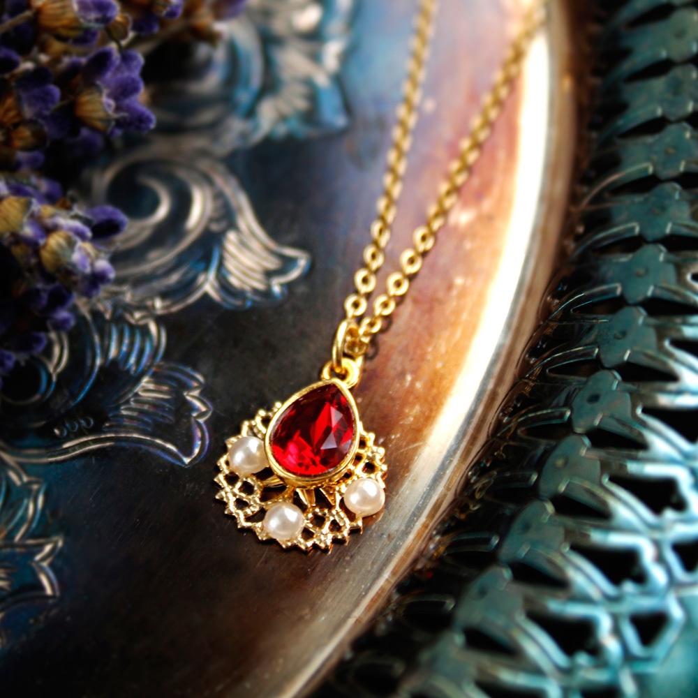 雫のネックレス(全10色)スワロフスキー・クリスタル ⭐︎在庫限り