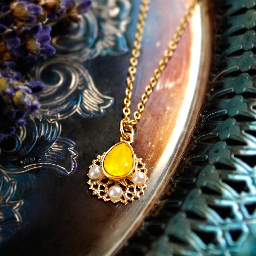 雫のネックレス(全10色)スワロフスキー・クリスタル ⭐︎在庫限り