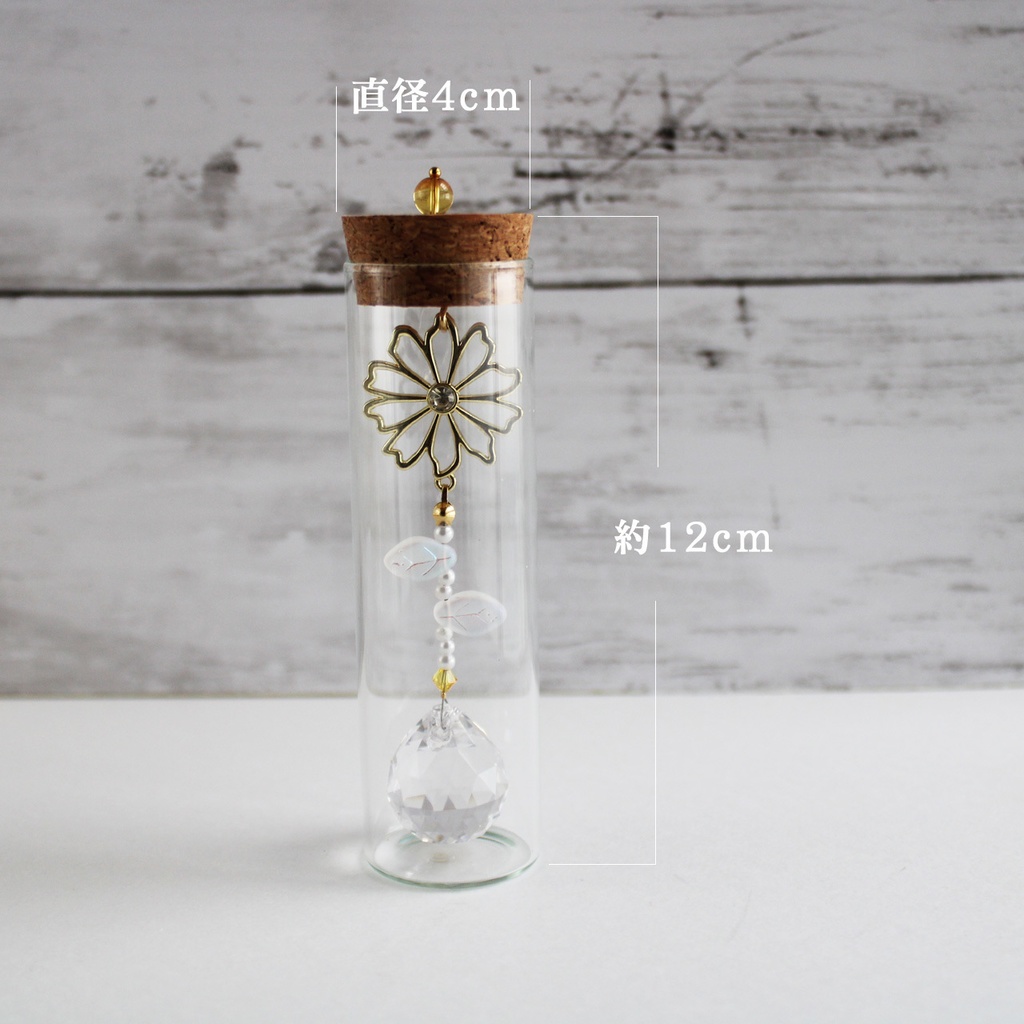 置くだけお手入れ簡単♪誕生石で選べる天然石とコスモスの小瓶サンキャッチャー(全12色)