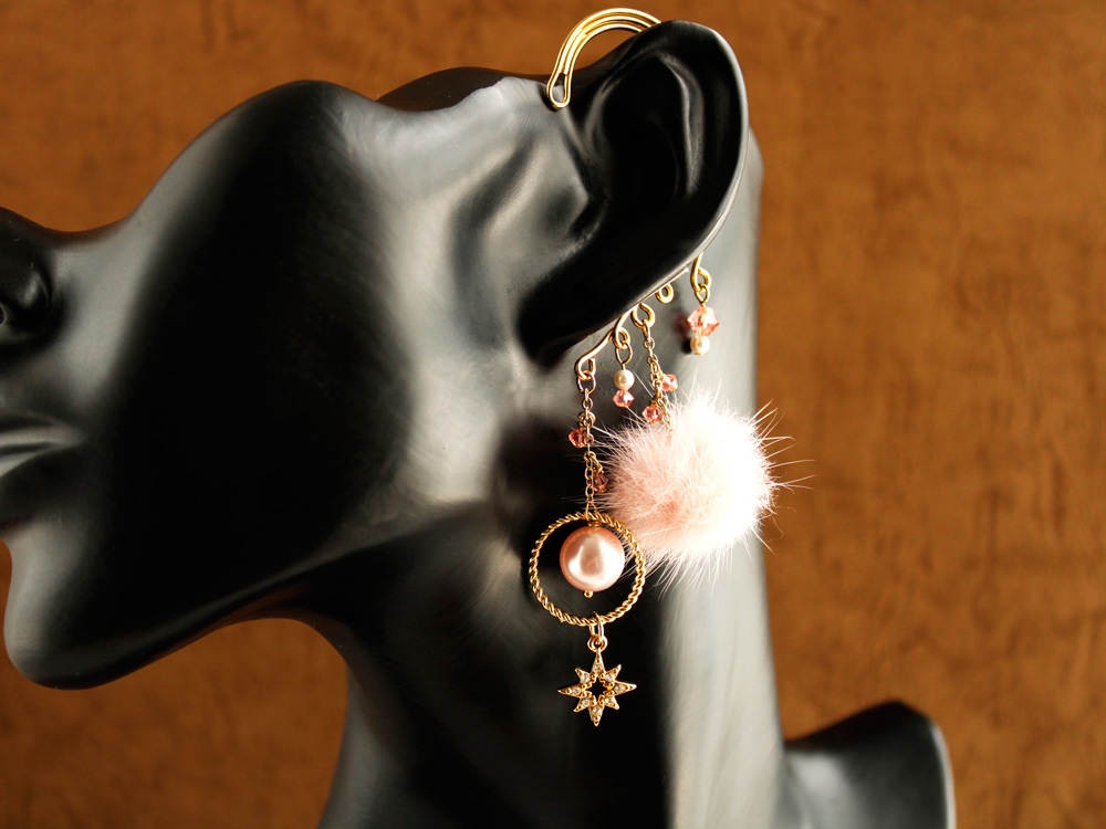 ファーとスワロフスキー・パールのイヤーフック(全6色)