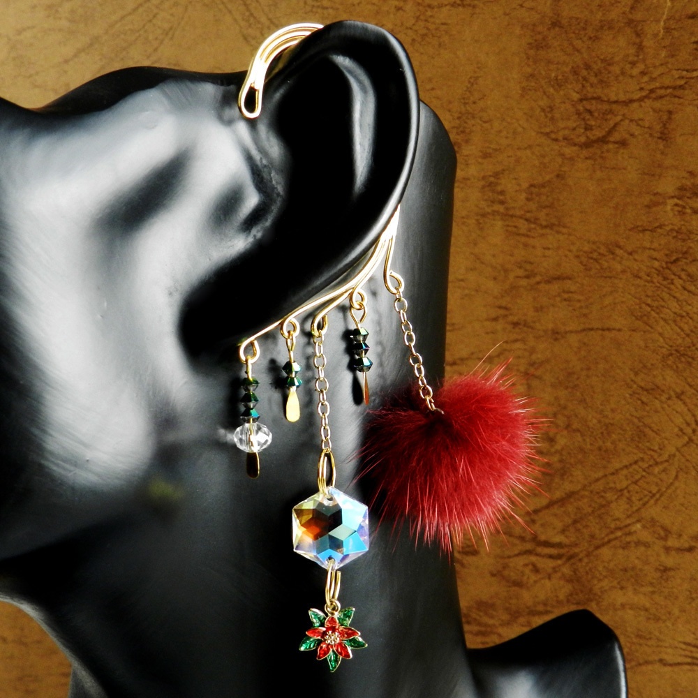 ポインセチアとファーのイヤーフック Swarovski Crystal Radiant