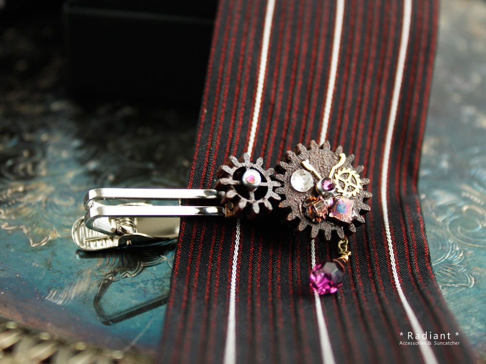 廻る歯車~スチームパンク~輪転のタイピン(全5色)Swarovski crystal使用 Radiantスチームパンク