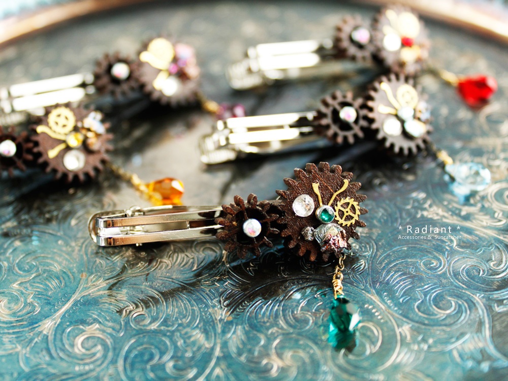 廻る歯車~スチームパンク~輪転のタイピン(全5色)Swarovski crystal使用 Radiantスチームパンク