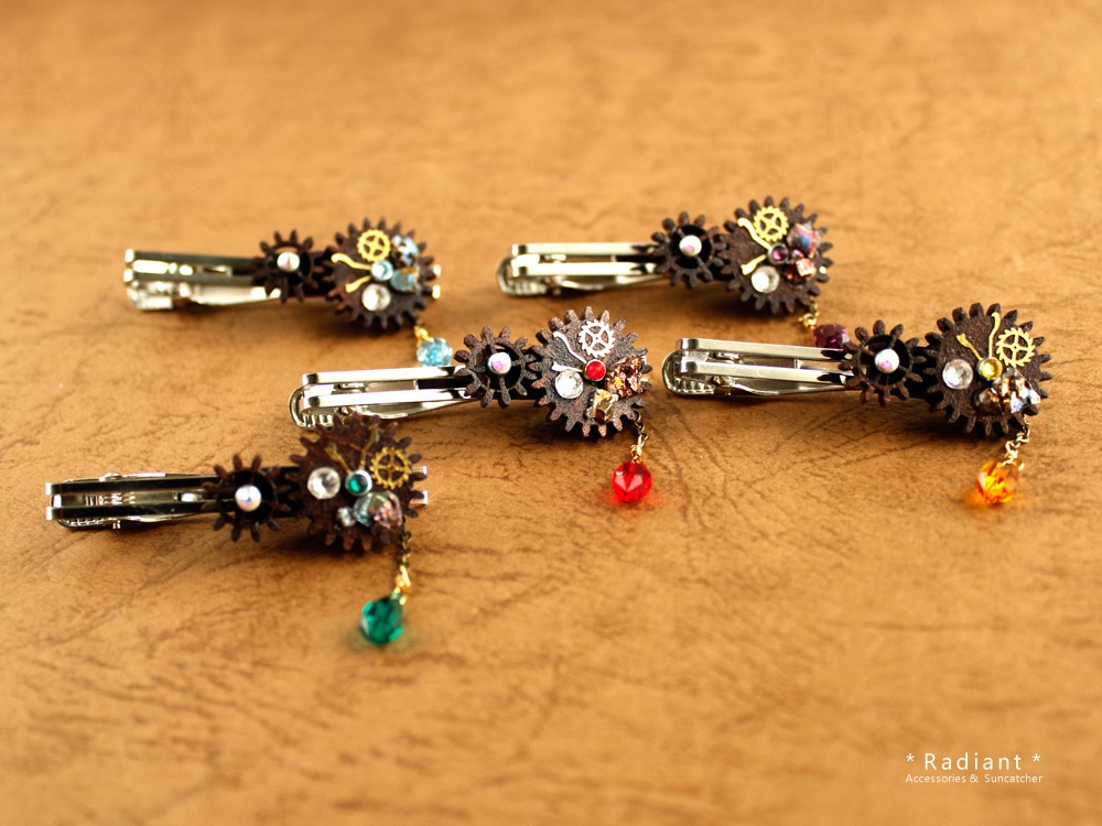 廻る歯車~スチームパンク~輪転のタイピン(全5色)Swarovski crystal使用 Radiantスチームパンク