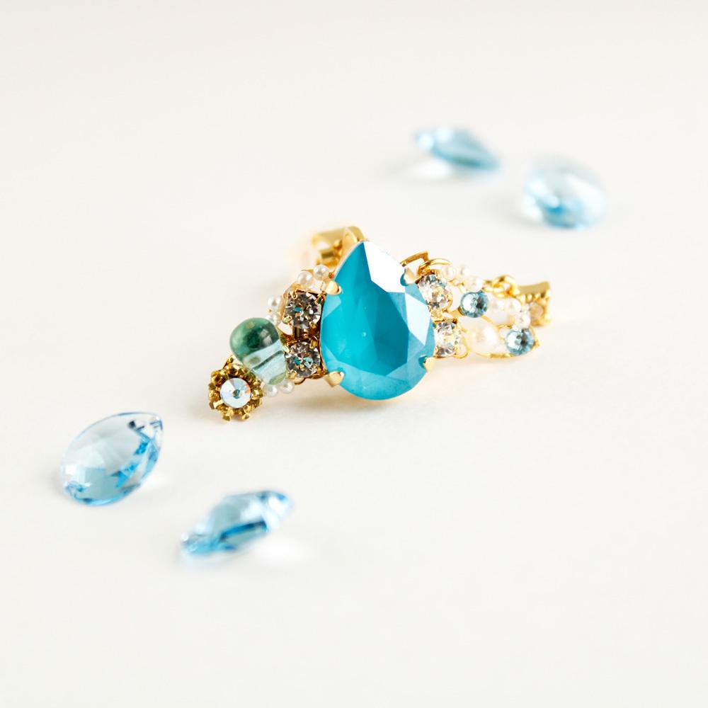 果実のイヤーカフ(全5色)☆Swarovski crystal使用