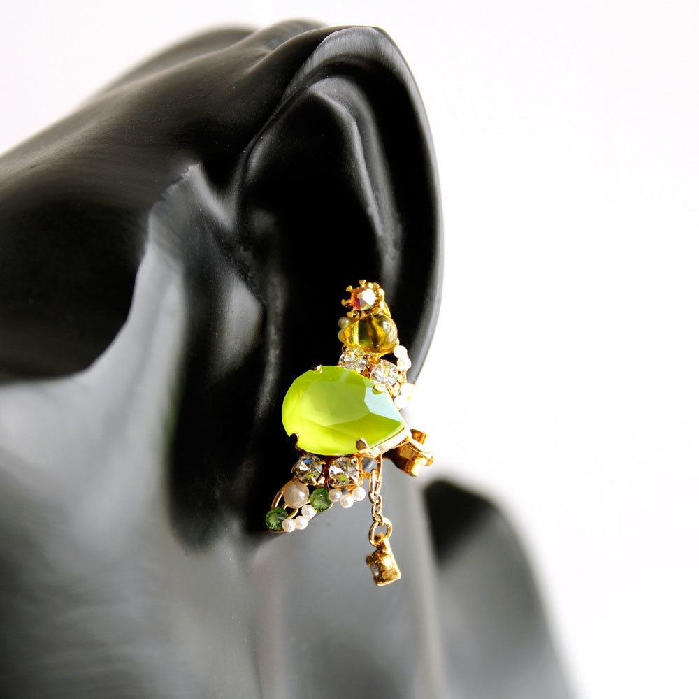 果実のイヤーカフ(全5色)☆Swarovski crystal使用