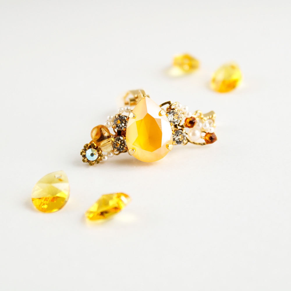 果実のイヤーカフ(全5色)☆Swarovski crystal使用