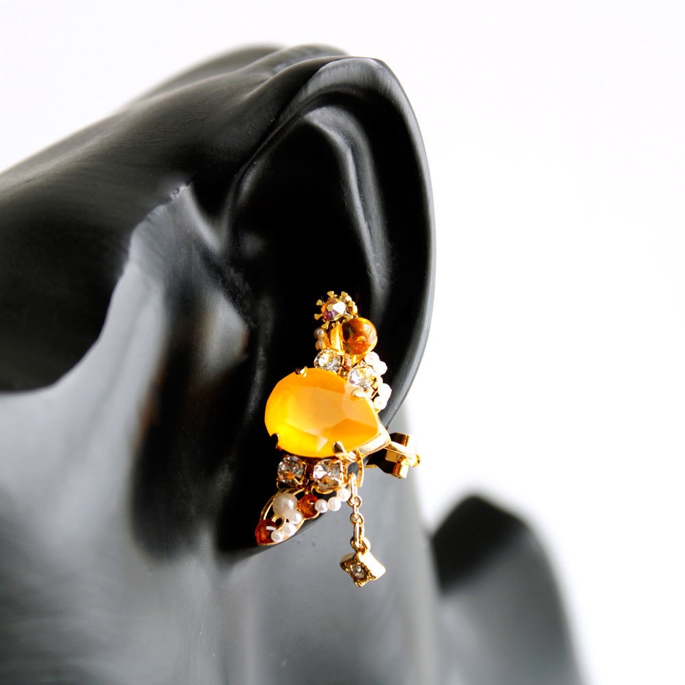 果実のイヤーカフ(全5色)☆Swarovski crystal使用