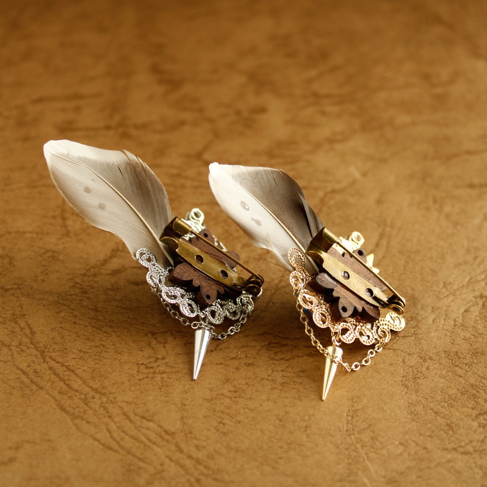 輝瑠璃の紋章ブローチ(全2色)Swarovski Crystal使用【数量限定】