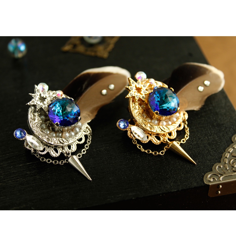 輝瑠璃の紋章ブローチ(全2色)Swarovski Crystal使用【数量限定】