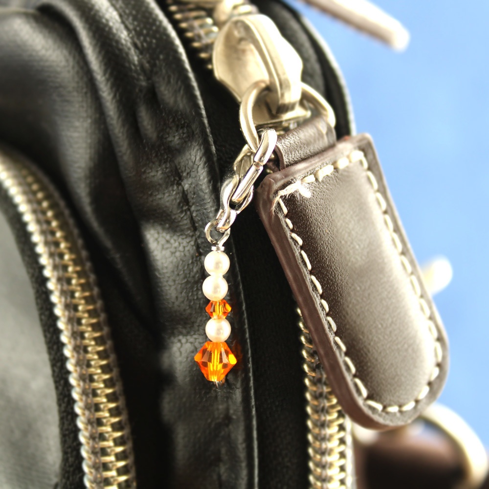 消毒できるミニチャーム(全10色)<Swarovski Crystal使用>