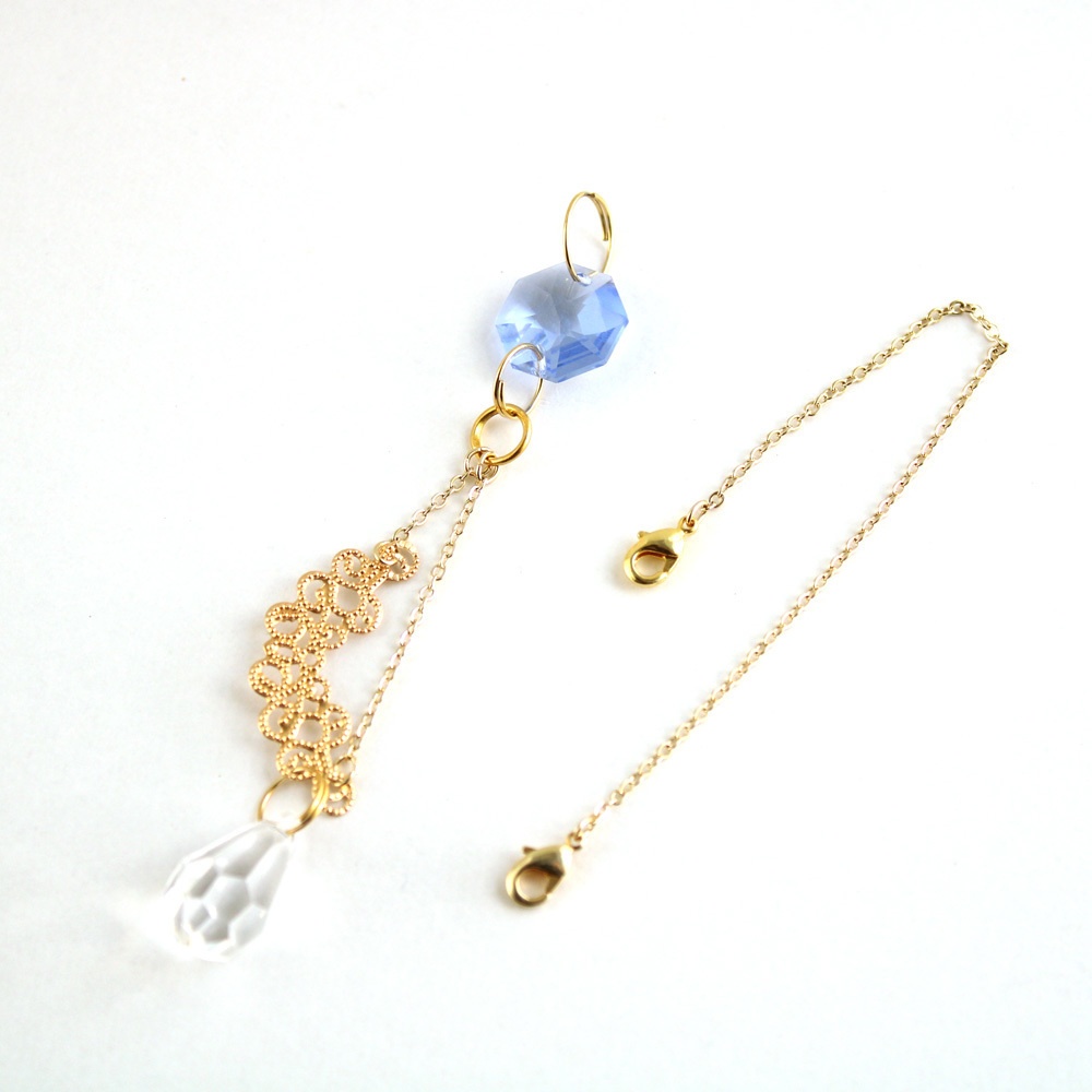 車用にもペンダントにも ~弧線のサンキャッチャー~ Swarovski crystal使用【全6色】