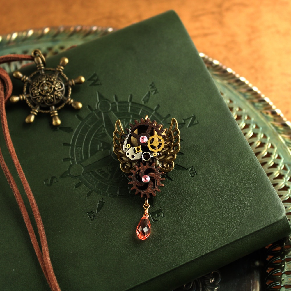 廻る歯車★眩耀の紋章ブローチ(全5種)Swarovski crystal使用 Radiantスチームパンク