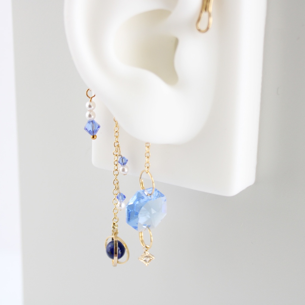 遊星のイヤーフック(全2色)☆Swarovski Crystal 使用